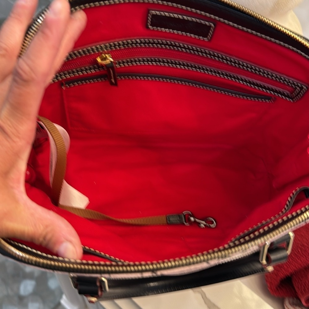 Dooney and Burke Disney Micky & Minnie Satchel, like new. FREE GIFT W/ purchase - Picture 2 of 14